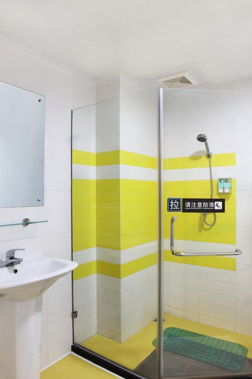 7Days Inn Guilin Zhengyang Road Pedestrain Street Гуйлинь Номер фото