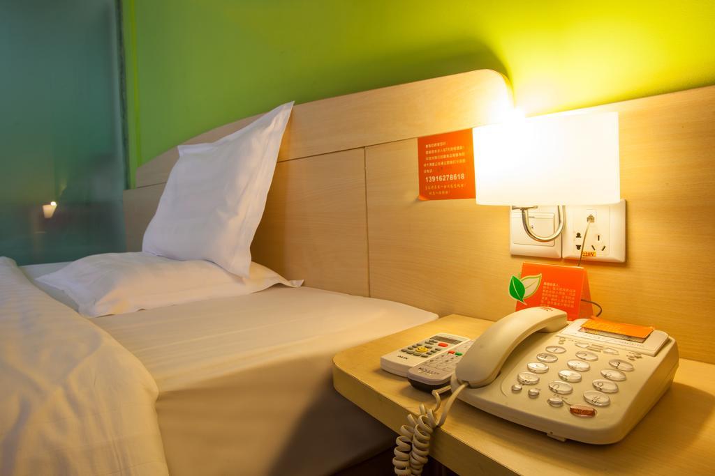 7Days Inn Guilin Zhengyang Road Pedestrain Street Гуйлинь Номер фото